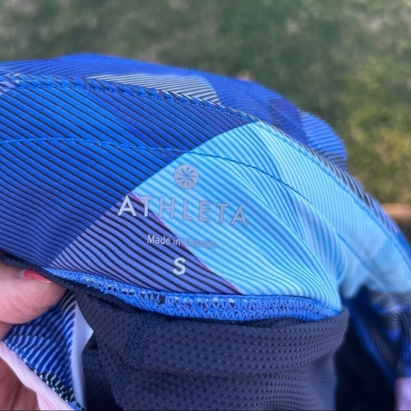 Athleta Blue Electric Geo Sport Skirt Skort Size Small - Picture 4 of 6